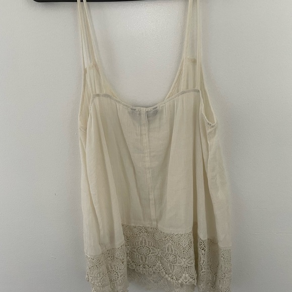 American Eagle Elegant Cream Lace Trim Women's Top - Picture 2 of 3